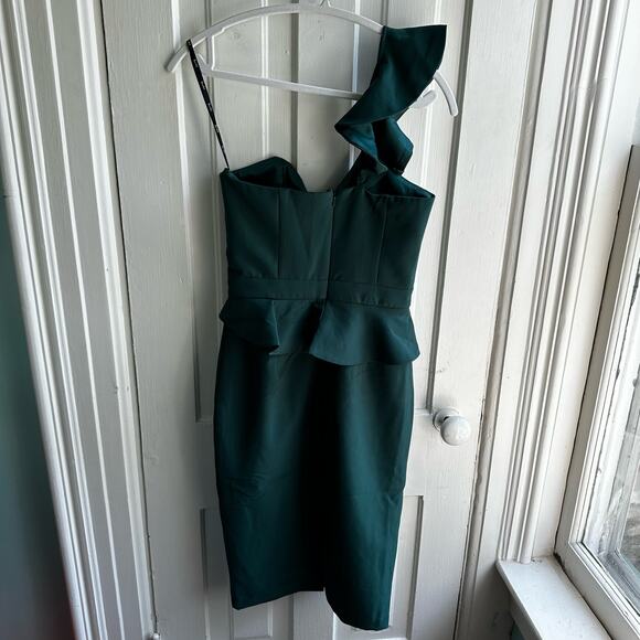 Bardot Camelia Ruffled One Shoulder Sheath Dress in Evergreen NWT - Picture 9 of 9